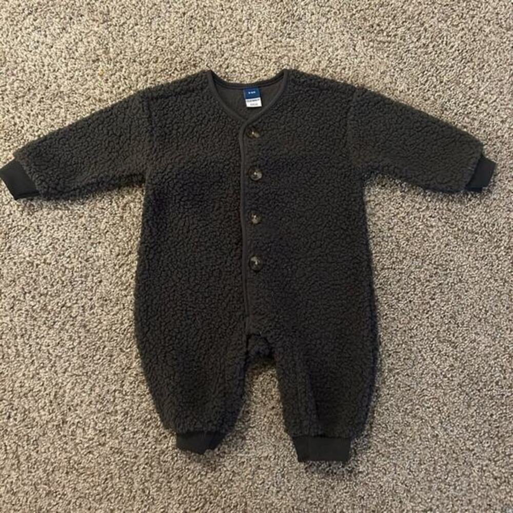Old Navy Unisex Long-Sleeve Sherpa Button-Front Bodysuit for Baby 0-3 months